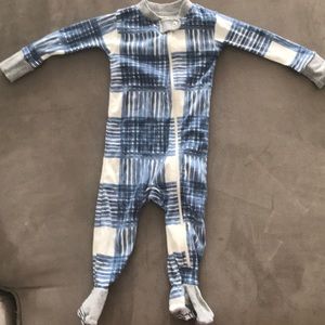 Burt’s Bees Baby zip up pajama. 6-9 Month
